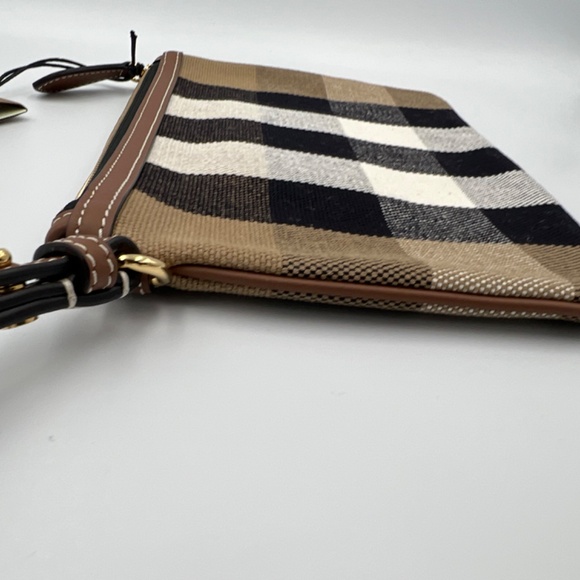 NWT BURBERRY PEYTON CHECK CANVAS AND LEATHER WRISTLET - Picture 5 of 6